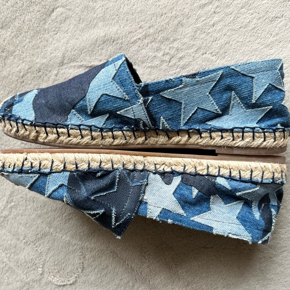Valentino Garavani Camo Espadrilles Flats - Picture 3 of 14